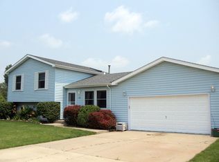 142 Bush Dr, Elwood, IL 60421