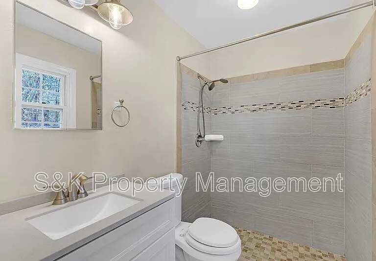 350 Hughes Dr — Photo 21