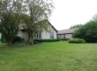 7N939 Brittany Ct, Saint Charles, IL 60175