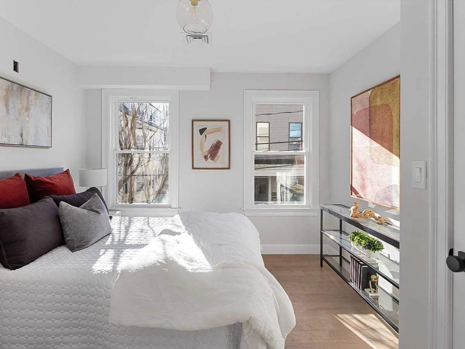 4 bed, $4,500 — Photo 3