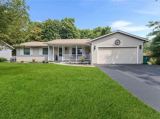 48 Bramblewood Ln W, Rochester, NY 14624