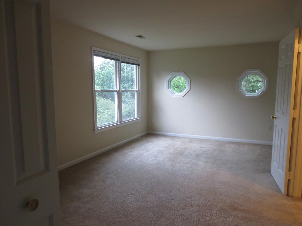 1st image of 2213 S Pollard St