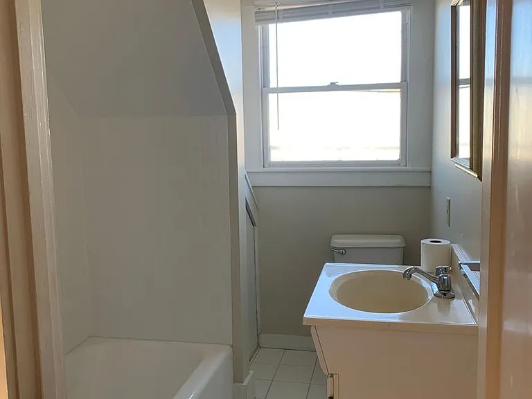 11-13 Kirkland St — Photo 9