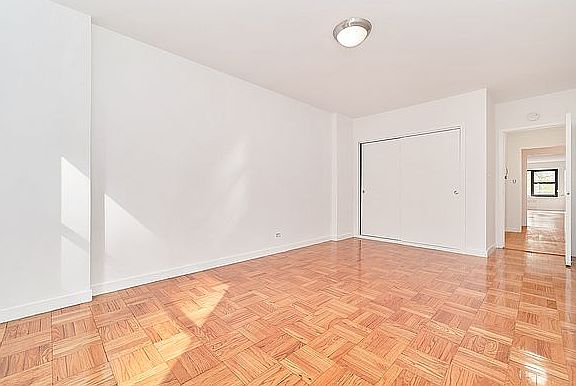 3rd image of 412 E 55th St APT 3C