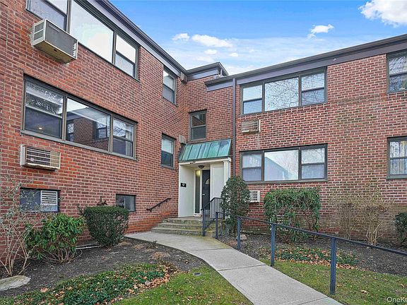 3rd image of 79 Beacon Hill Drive #B-25