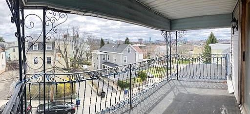 2nd image of 93 Glen St #L9