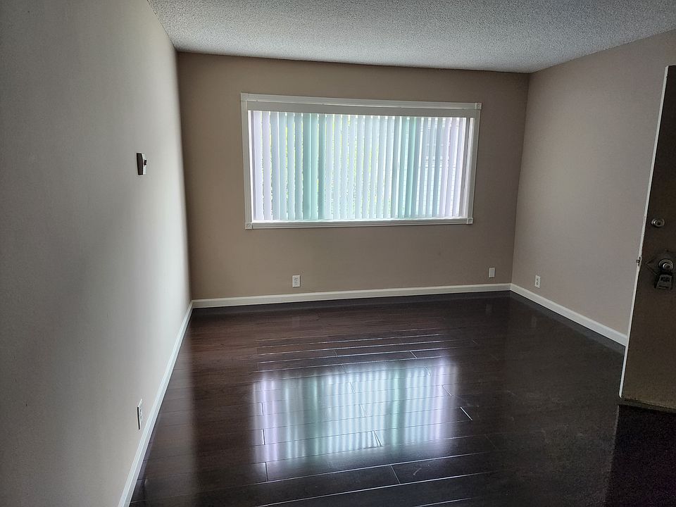 1st image of 710 E 6th St #8