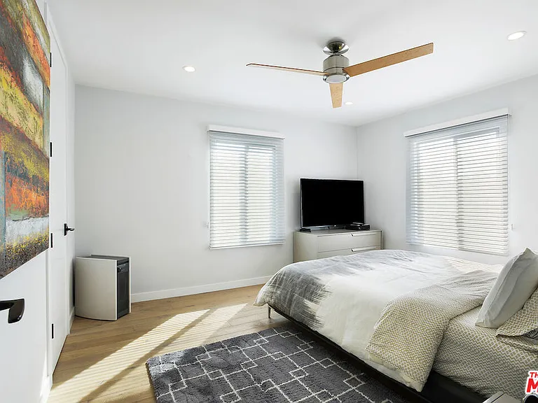 823 N Harper Ave — Photo 11