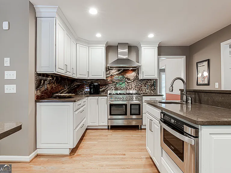 485 Riverside Pkwy — Photo 27