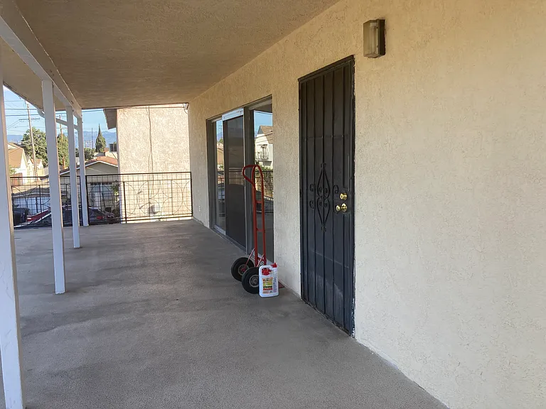 8333 Rosemead Blvd #4 — Photo 11