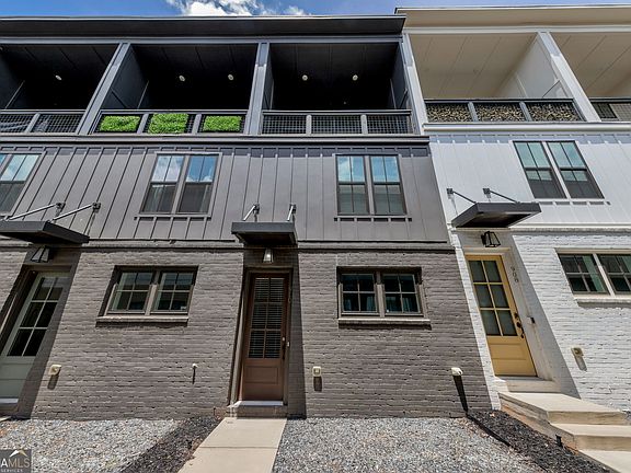 2nd image of 910 Brees Ct