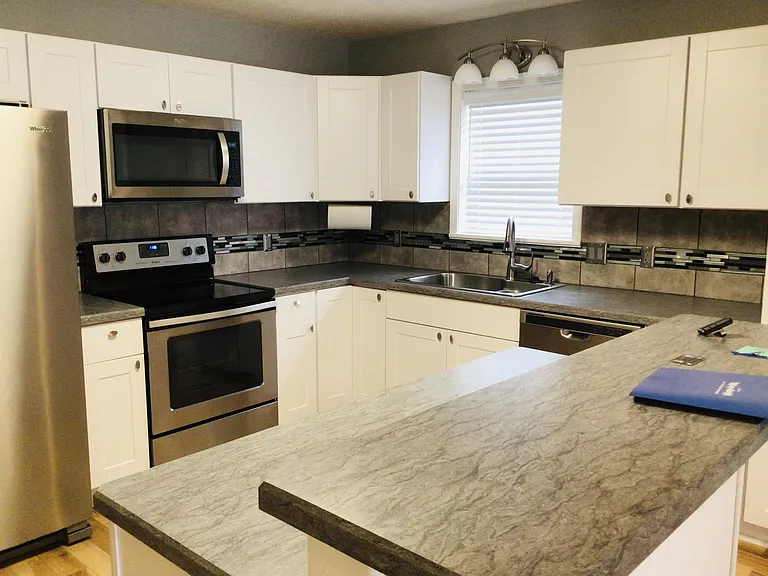 719 S Main St — Photo 3