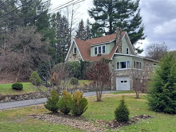 1065 E Mahoning St, Punxsutawney, PA 15767