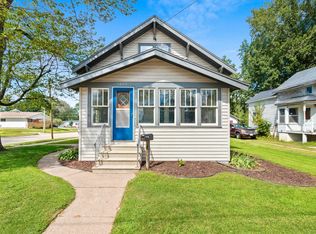 317 W 3rd St, Shawano, WI 54166