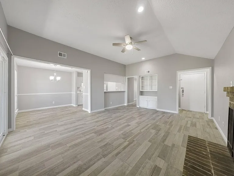 13607 Ravensway Dr #A — Photo 4