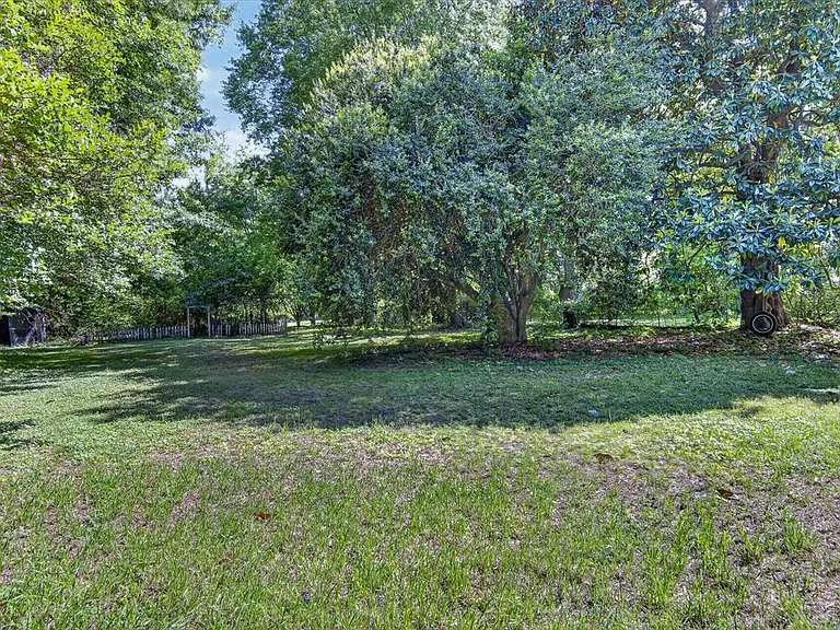 114 Forest Ave — Photo 52