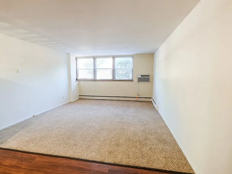 Welcome to Central Lakes of Uptown, where spacious living meets comfort. This bright, inviting space offers endless possibilities to make it your own. Don't miss out on your dream homea"contact us today to schedule a tour!