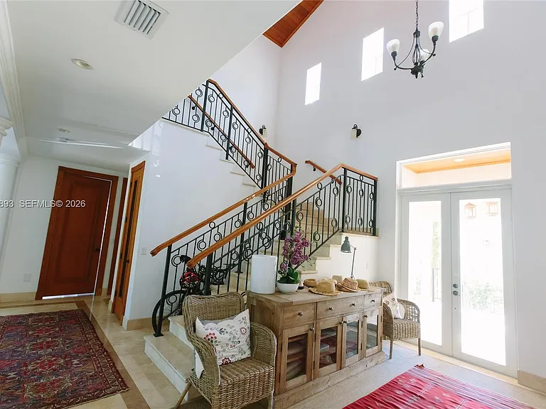 335 W Enid Dr — Photo 8
