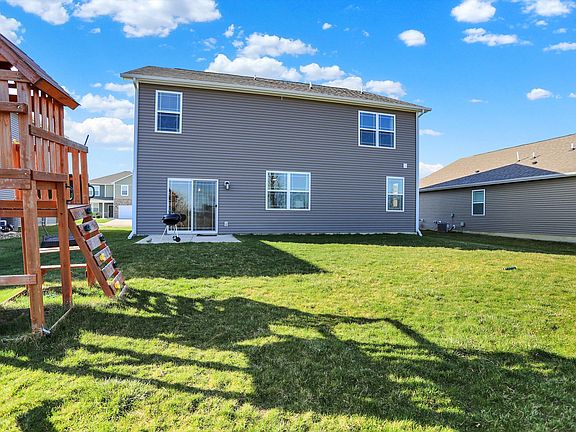 5th image of 2042 Downey Ln