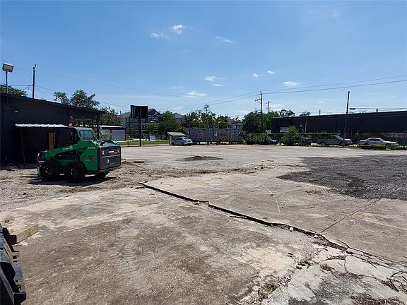 3rd image of 4615 Sherman St