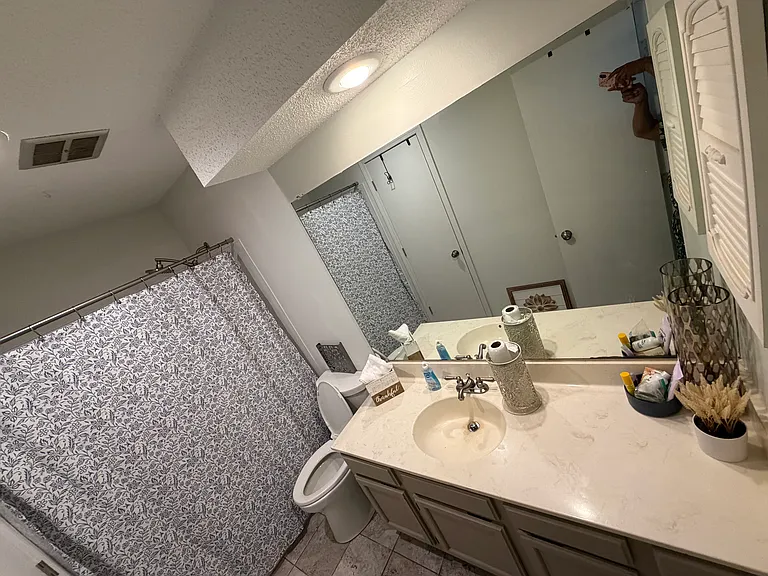 5742 N London Ave — Photo 11