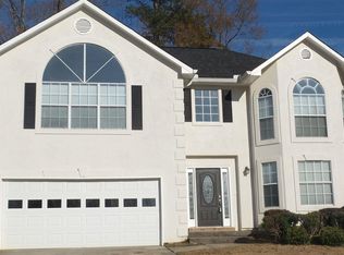 82 Gleneagles Dr, Fayetteville, GA
