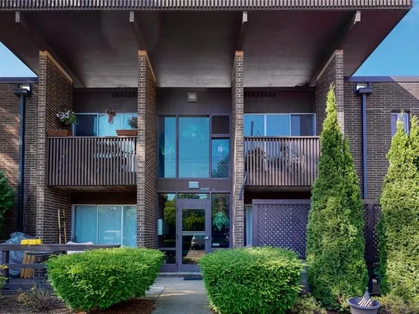 10740 Valley View Rd #13, Northfield, OH 44067