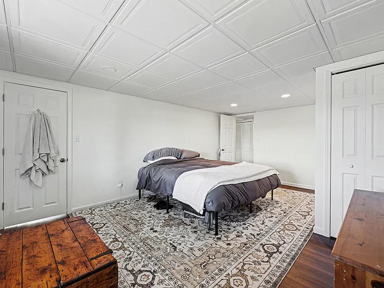 5884 Rays Dr — Photo 15