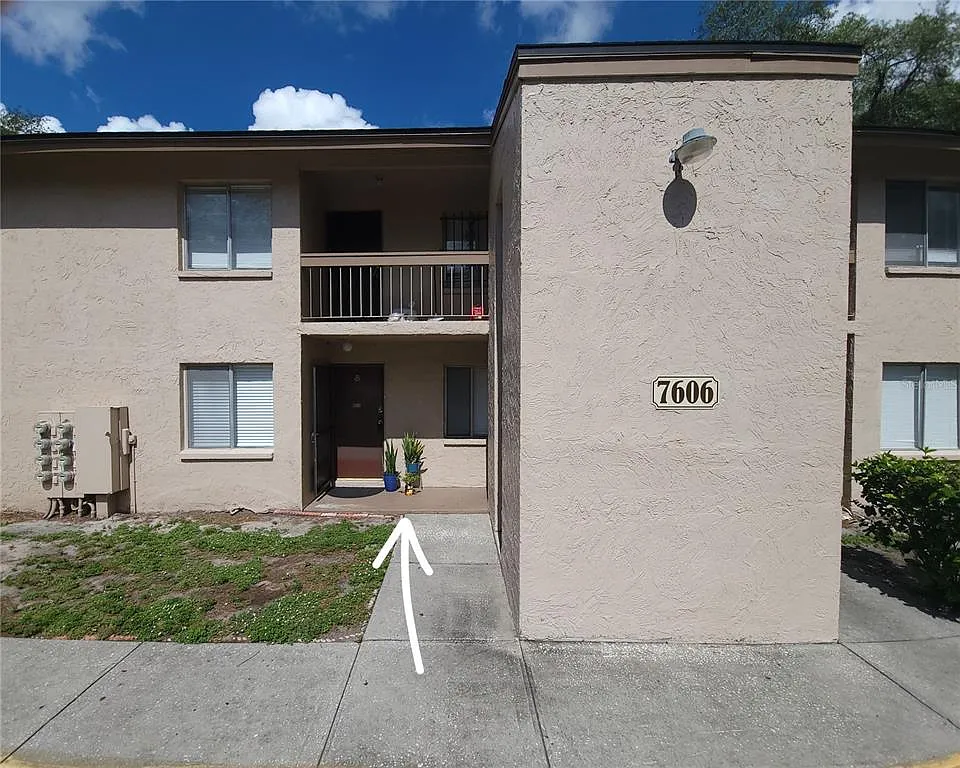 Building Photo - 7606 Abbey Ln #208