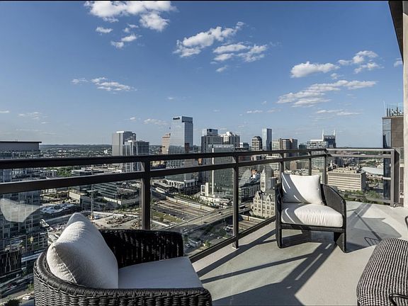 4th image of 1212 Demonbreun St #2801