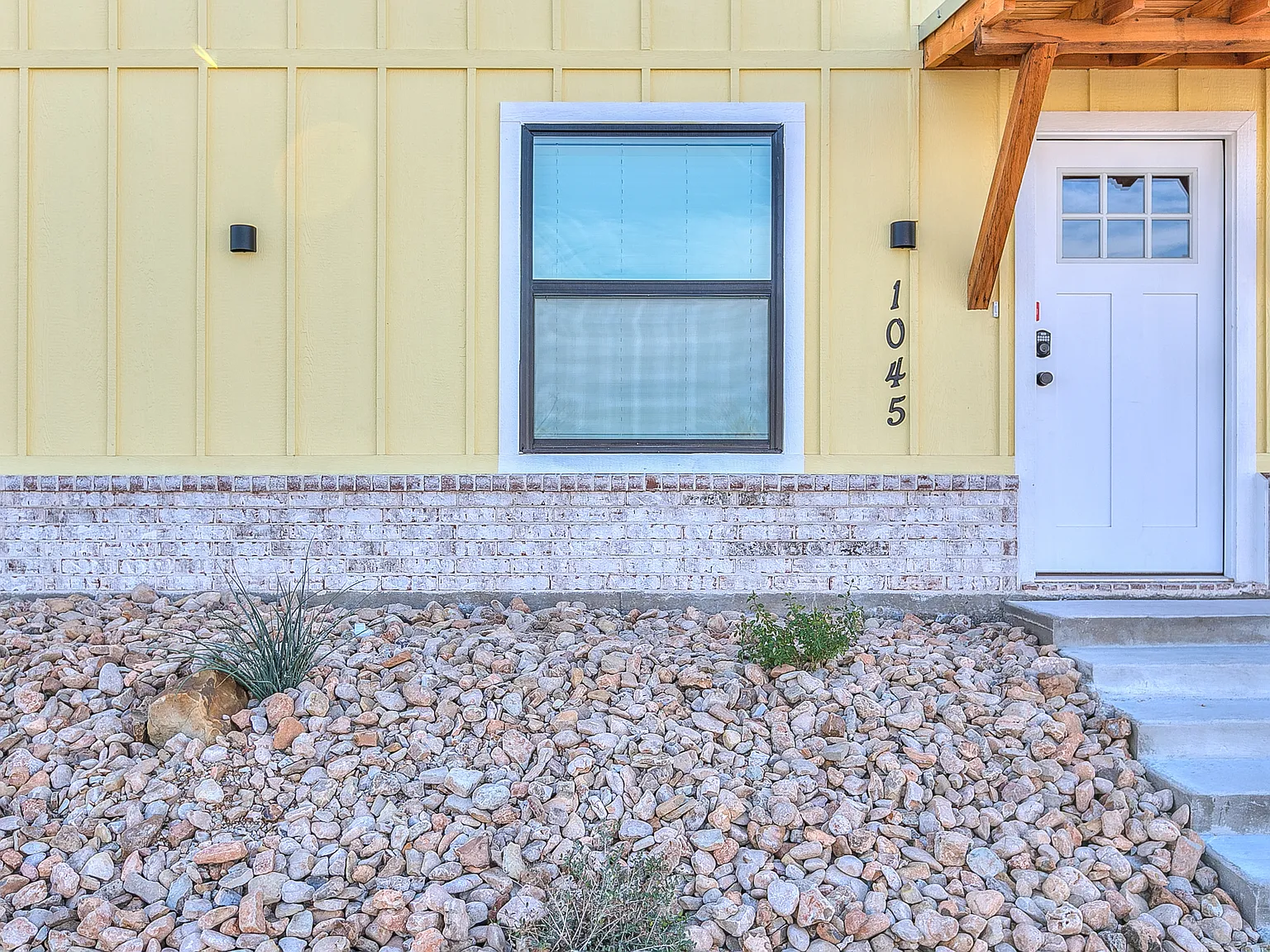 3 bed, 2.5 bath, 900 sqft, $4,300 — Photo 3