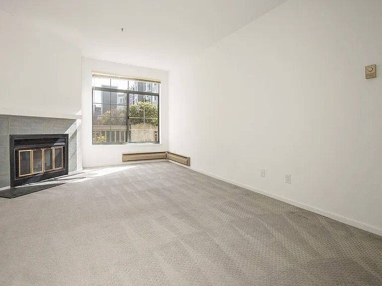 2060 Sutter St #205 — Photo 11