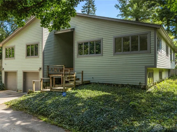 303 E Whipp Rd, Dayton, OH 45459