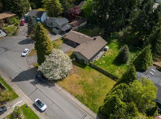 21190 Glenwood Ave, Maple Ridge, BC V2X 8K5