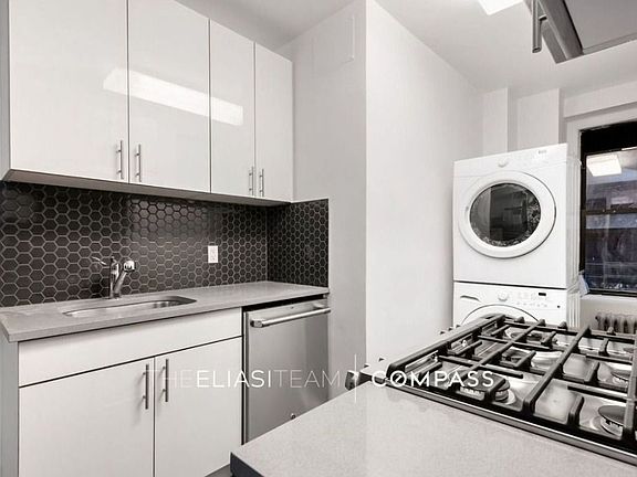 4th image of 211 W 106th St APT 4A