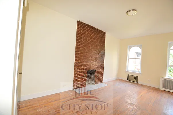 Rented by City Stop Realty | media 7
