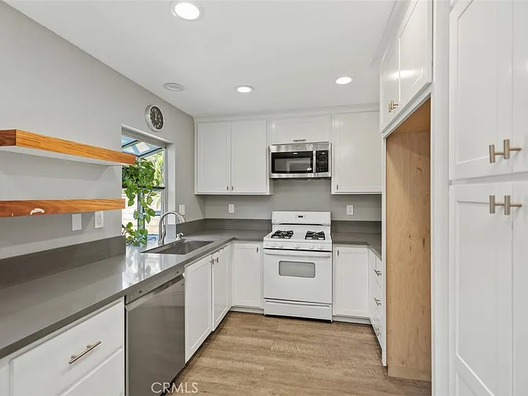 28045 Blandings — Photo 15