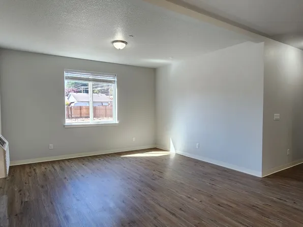 465, 1720 SW 2nd St #C, McMinnville, OR 97128