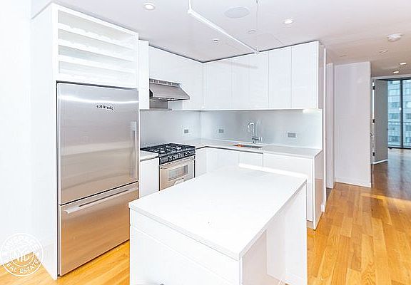 3rd image of 436 Albee Sq #21E