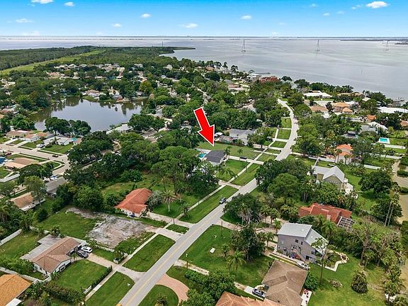 2nd image of 601 Shore Dr E