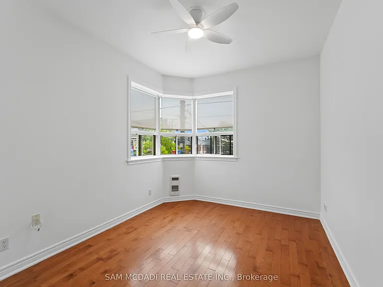 180 Bellwoods Ave #2 — Photo 10