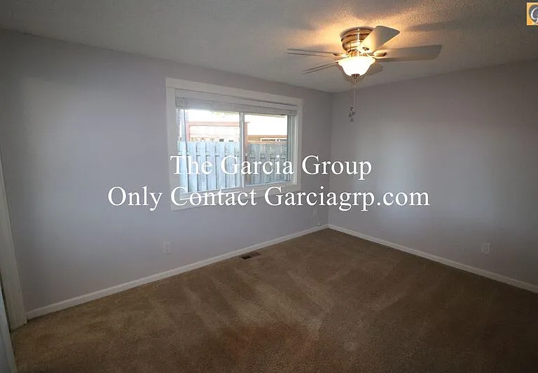 1102 NE Kathryn St — Photo 20