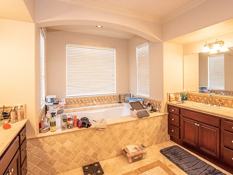 9774 Fox Valley Ct — Photo 2