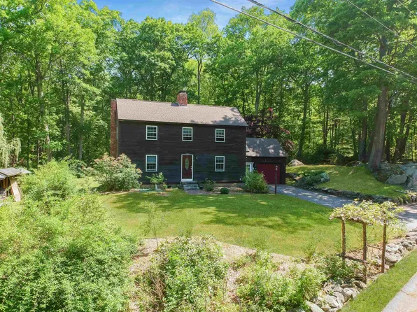 9 Debbie Drive, Pelham, NH 03076