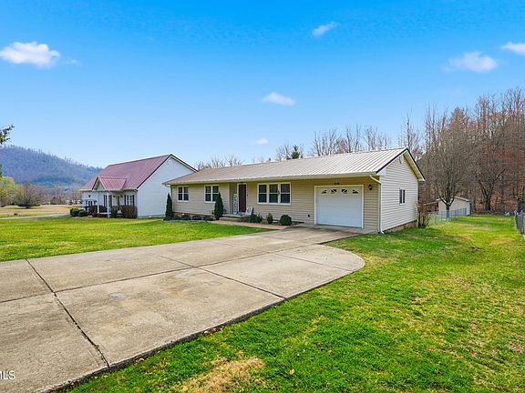 3rd image of 413 Fraley Ave