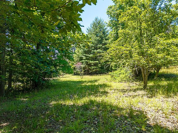 5th image of 46 Green Kirby Ln