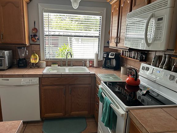 2nd image of 25 Turtle Rd