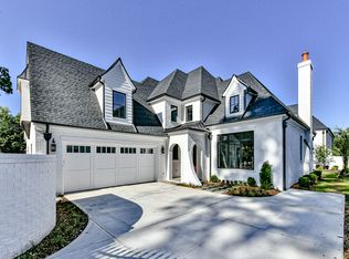 1326 S Kings Dr, Charlotte, NC 28207