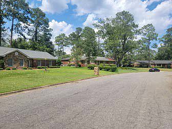 2nd image of 1824 Green Valley Ln