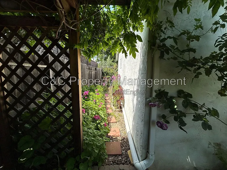 258 Yellowstone Dr — Photo 14